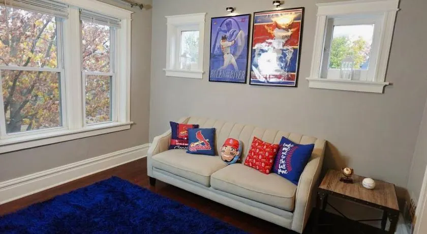 1BR Baseball Retro Apartment Downtown STL - Image 1