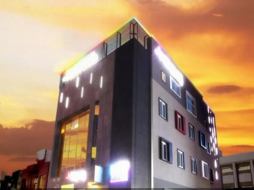 Jeju Lux Hotel - Image 1
