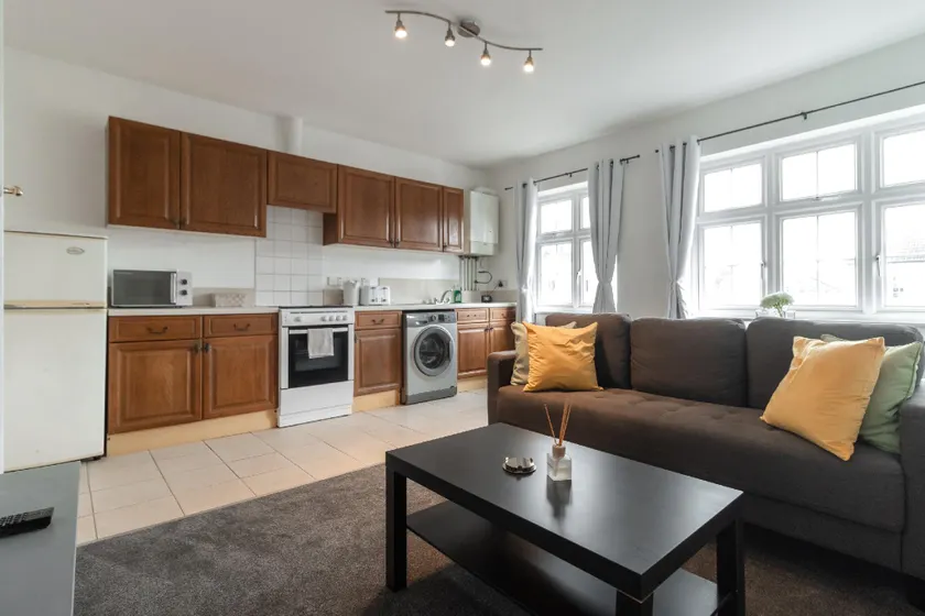 111a High street - Image 1