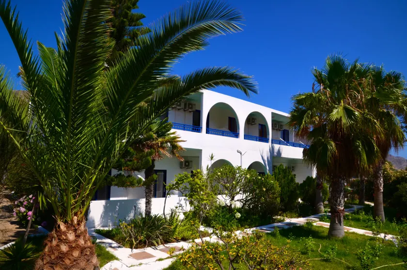 Nitsa's Apartments - Image 1