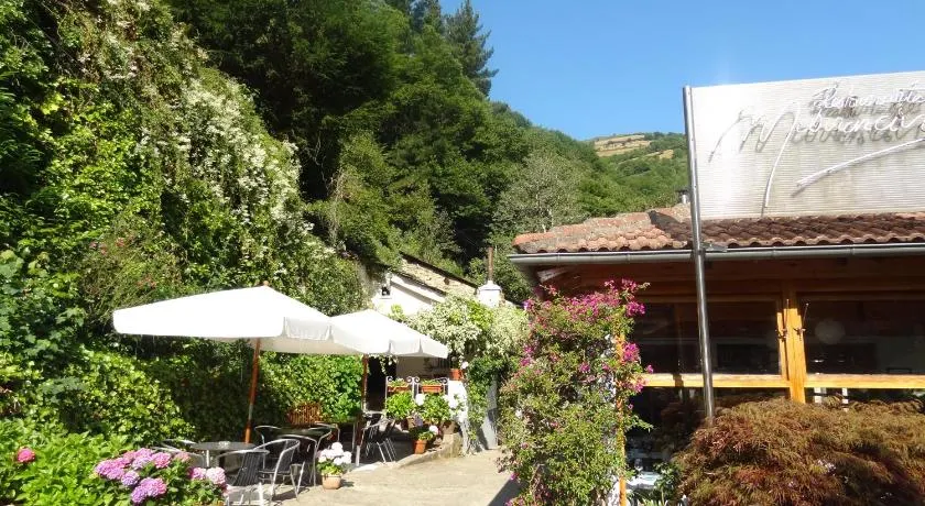 Hotel Restaurante Marroncín - Image 1