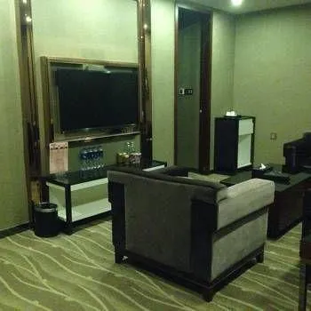 Jinzhou Holiday Hotel Enping - Image 1