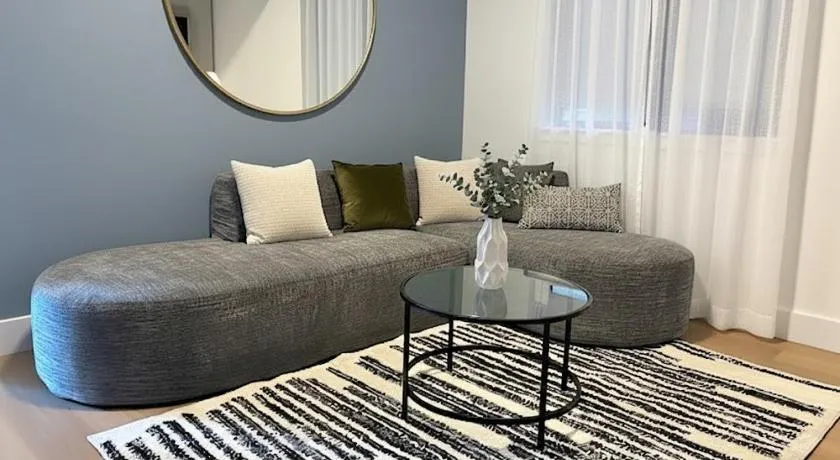 Luxury in Little Italy 2 Bedroom Private Balcony - Image 1