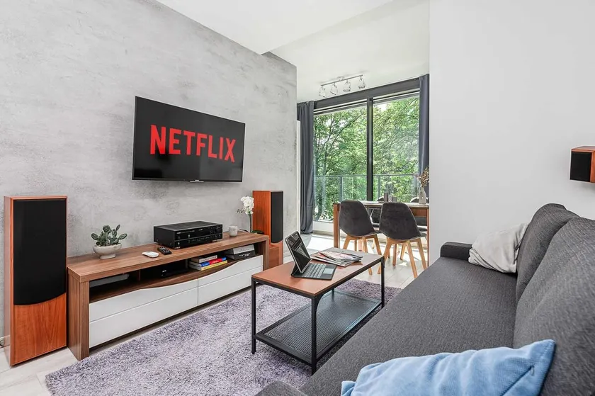 Lumina I Spacious 2BR Apartment with Parking I AC I Balcony I in Warsaw - Image 1