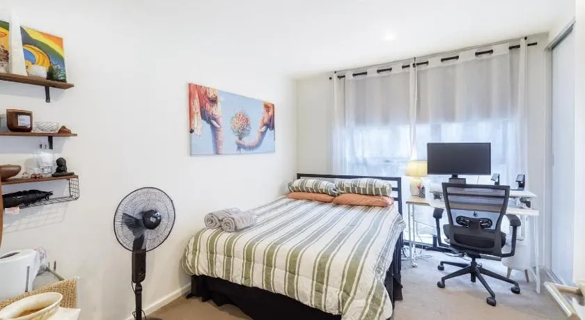 5 Minutes to Melbourne City, Great Location! - Image 1