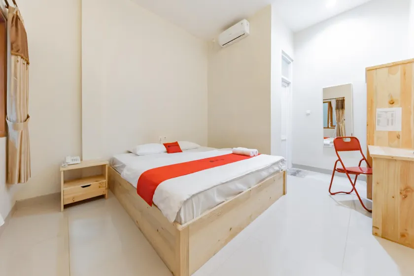 RedDoorz Syariah near DPRD Kabupaten Subang - Image 1
