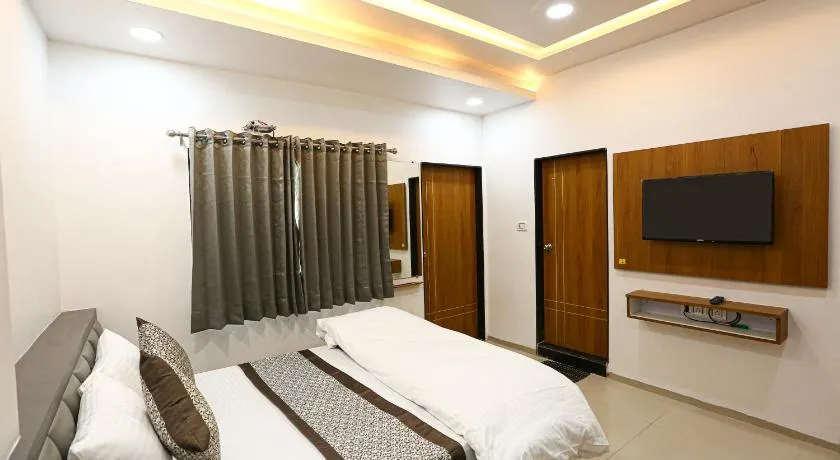 HOTEL GREEN VILLA - Image 1