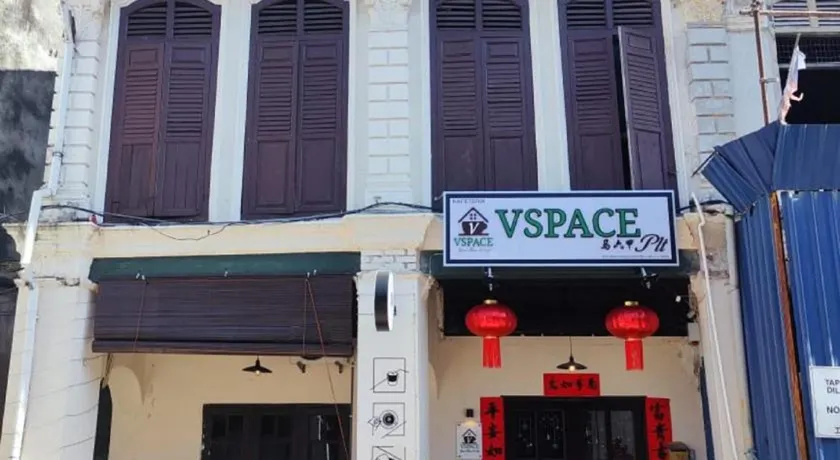 Vspace Guesthouse Capsule & Cafe - Image 1