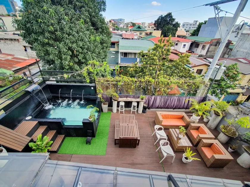 The Loft and The Garden Deck with Videoke - Image 1