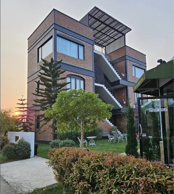 The Willoughby Maerim Hotel - Image 1
