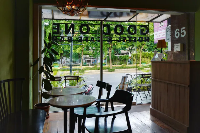 Good One Poshtel & Cafe Bar - Image 1