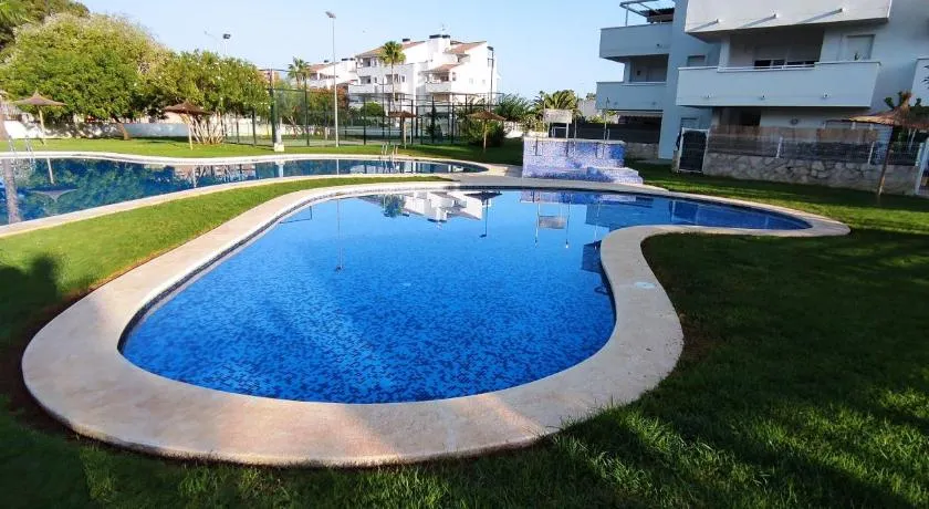 Denia Beach Apartment Jardín privado y piscina - Image 1