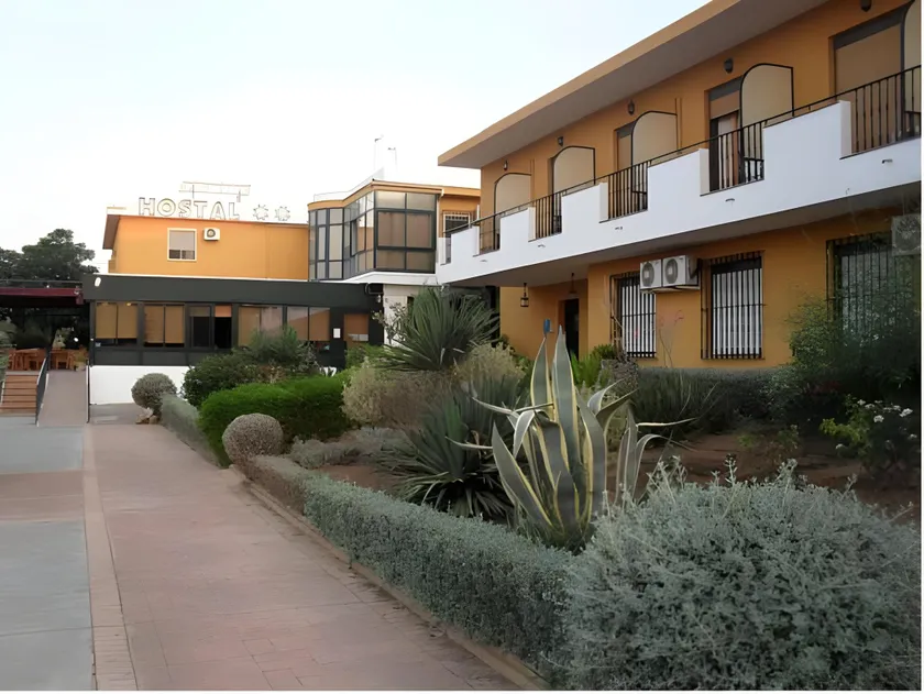 Hostal San Luis - Image 1