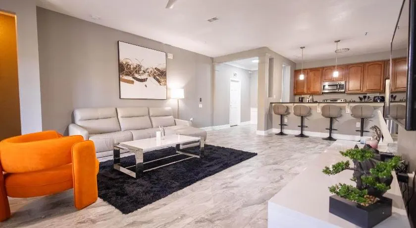 DISNEY PARKS- International Dr - Orlando Luxury Condominium- Fully Equipped - 3bed & 2 bath- - Image 1