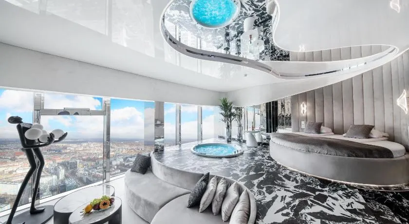 Apartamenty z Jacuzzi w Sky Tower - Image 1