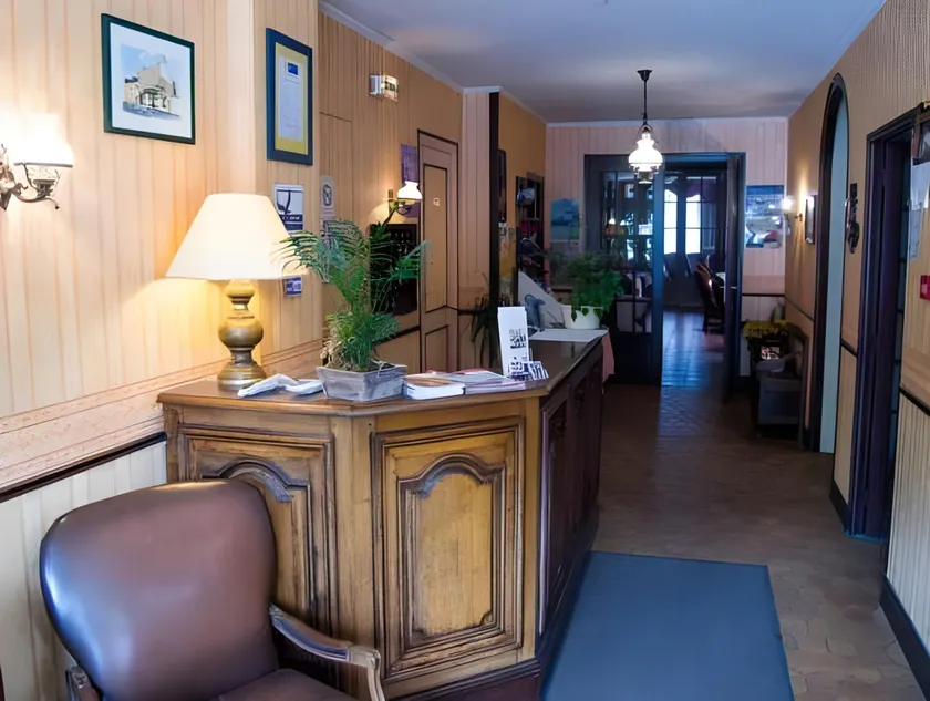 Hôtel MAEN-HIR Dol Gare - Image 1