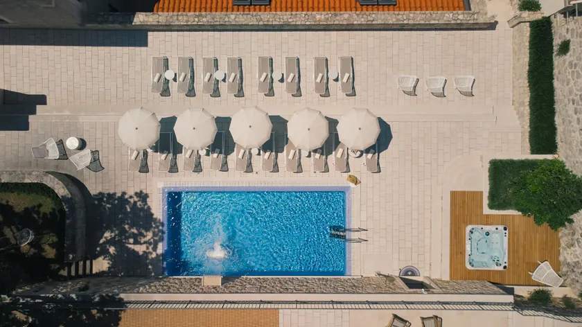 Palace Natali - Image 1