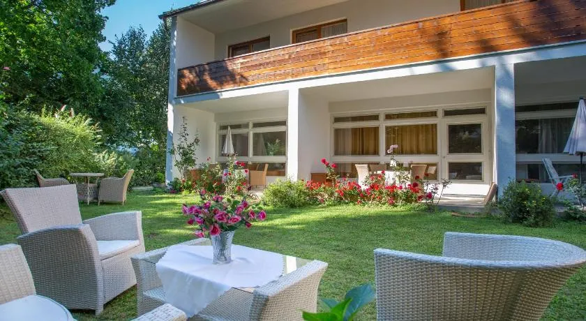 Villa Gabriela Boutique Pension in Pörtschach - Image 1