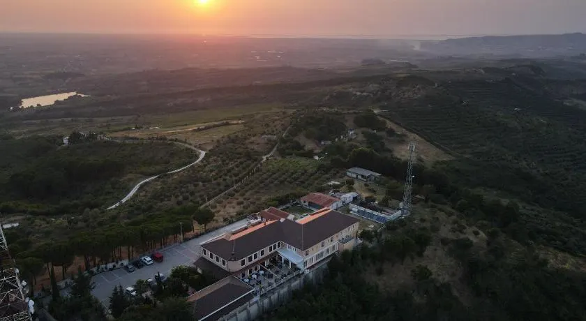 Ardenica Boutique Hotel - Image 1