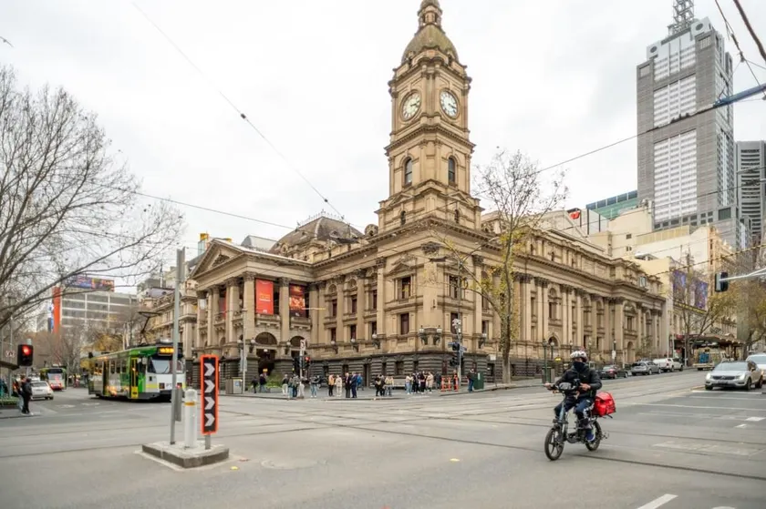 2BR Comfy Retreat in Melbourne CBD - Image 1