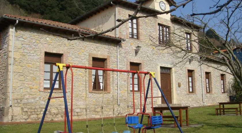 Apartamentos Rurales La Escuela - Image 1