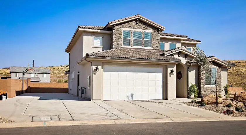 Curtis Ladera home - Image 1