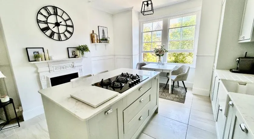 Seaside apartment - Image 1