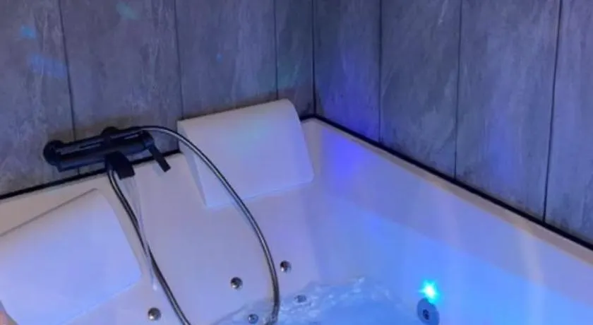 Trinidad Suite Jacuzzi - Image 1