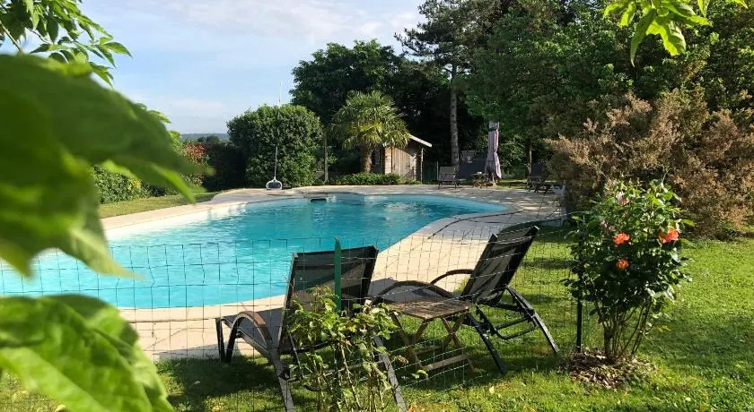 Charmant logement avec piscine et table d'hôtes, proche de Solesmes et de l'abbaye. - FR-1-410-407 - Image 1