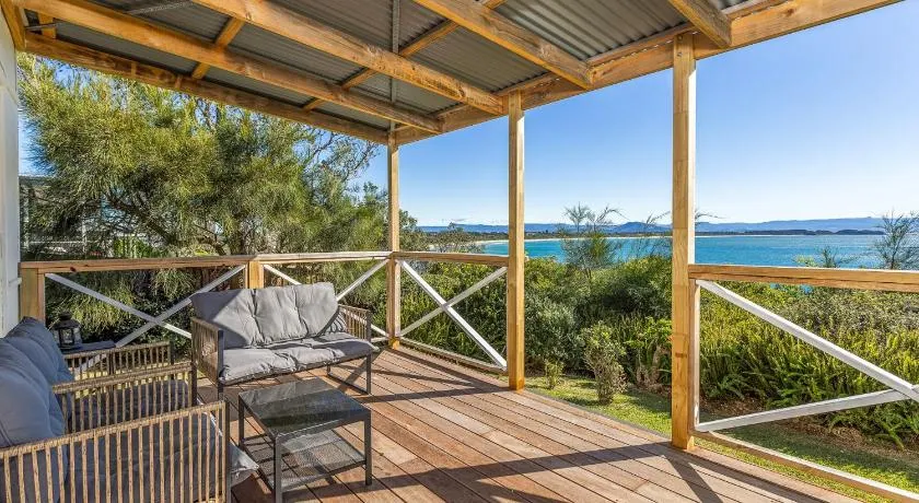 Moon Gate at Culburra - Pet Friendly Absolute Beachfront - Image 1