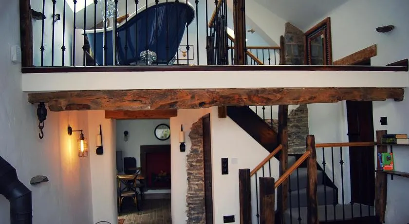 Rosie's Barn - Image 1