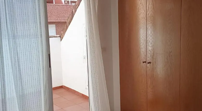 Valencia Casa Rosa - Image 1