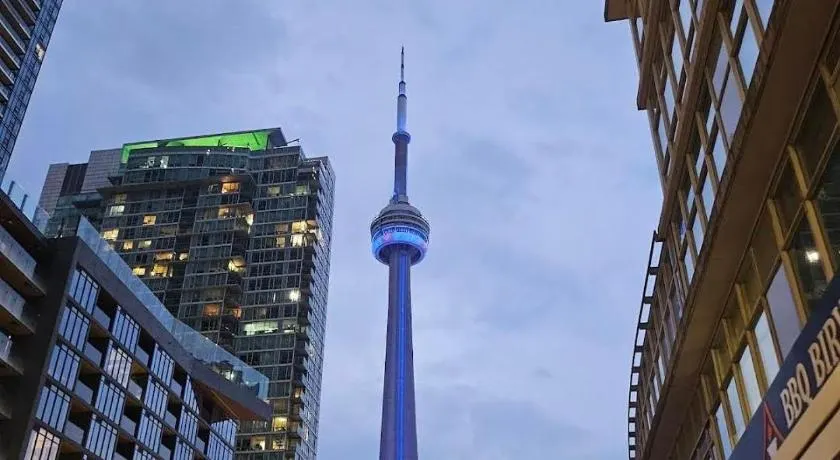 Exclusive Queen St Downtown Full House-PRIVATE PATIO - Image 1