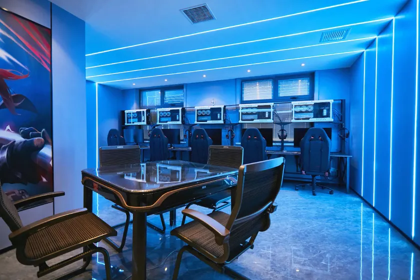 Snail Esports Hotel - Image 1