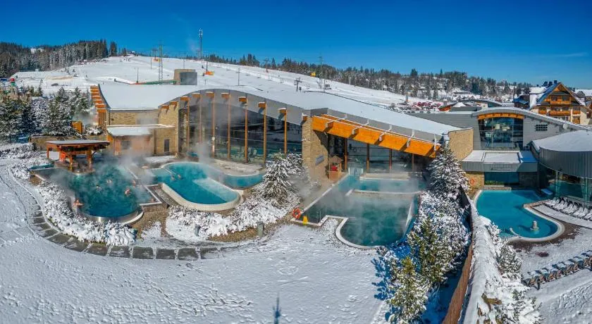 Novobilski przy Termie Bania i Kotelnicy - sauna, jacuzzi, restauracja, pokój zabaw, wypożyczalnia rowerów e-bike - Image 1