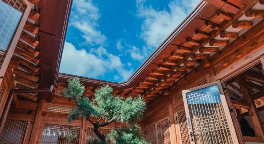 Gyedong Hanok 125 - Image 1
