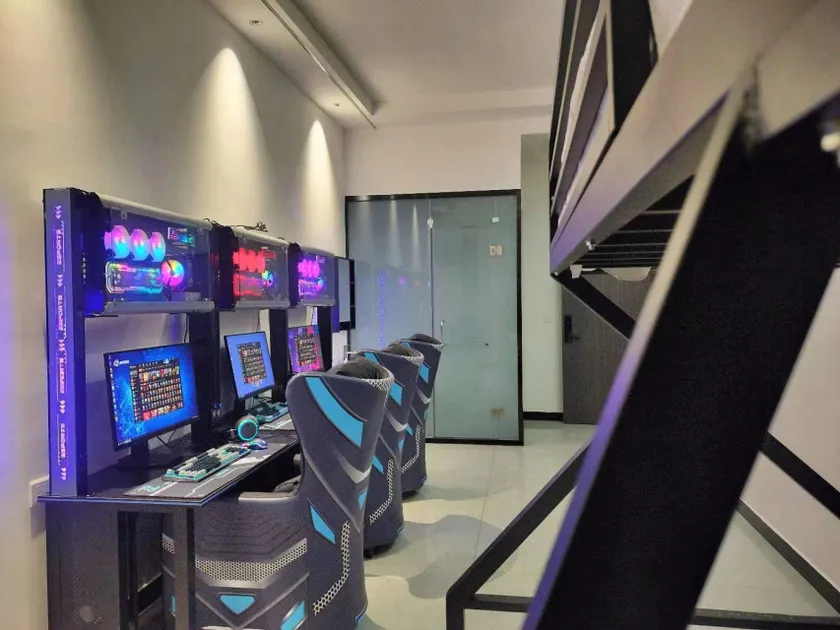 Yuanping City Daxiong E-sports Hotel - Image 1