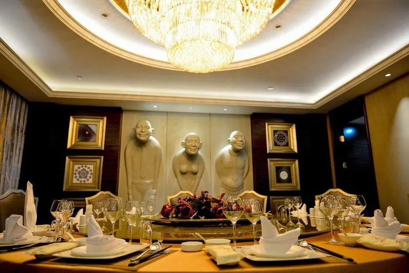 Central Hotel - Image 1
