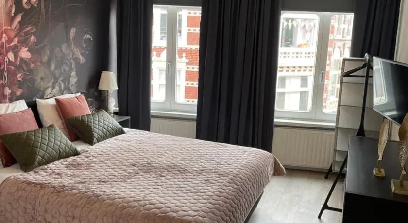 BnB Bruxelles - Studios & Apartments - Image 1