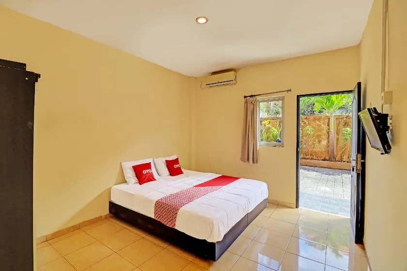 OYO 91628 Glogor Guest House - Image 1