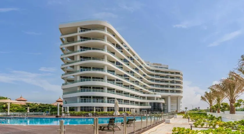 Dream Inn Apartments - Mina by Azizi - Image 1
