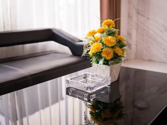 Meet Fashion Hotel - Image 1