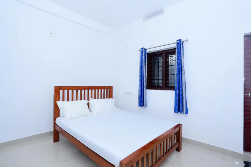 SPOT ON 47468 Jeevan Tourist Home - Image 1
