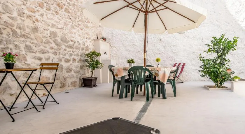 Carlentini house B&B - Image 1