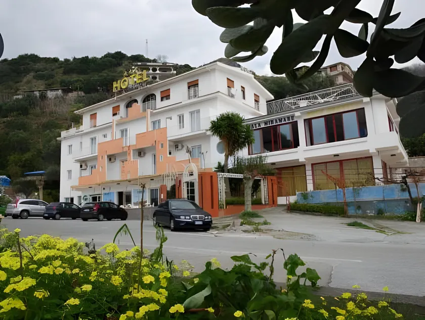 Hotel La Carruba - Image 1