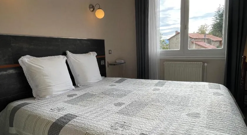 Logis Hotel Au Rendez-vous des Chasseurs - Image 1