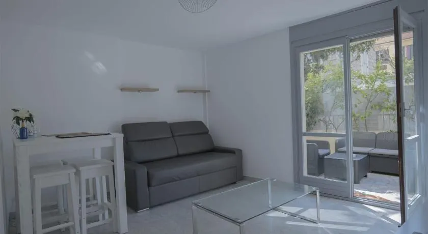 Apt 2 Pers 200m de la mer plus Parking proche - Image 1