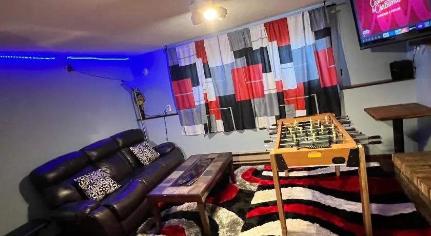 MidwestBNB Room1, quite cabin in the wood vibes - Image 1