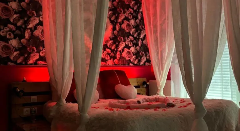 Romantisme et glamour 2 avec spa , clim et jardin - Image 1