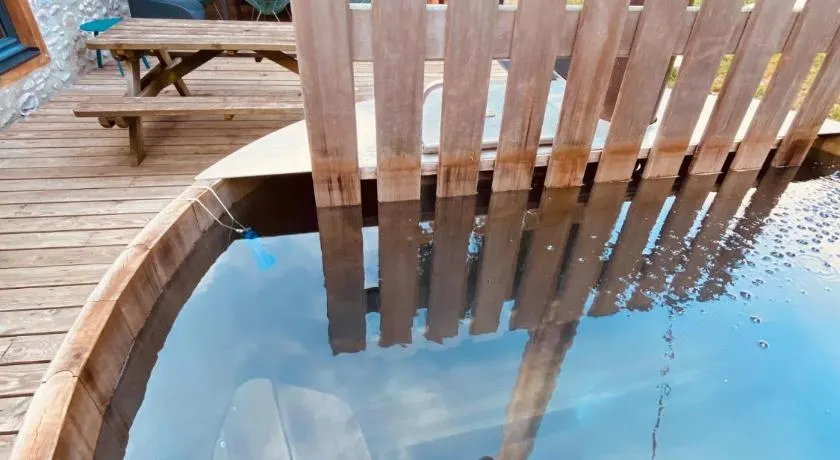 Gîtes et yourte le Tucaou avec bains nordiques - Image 1